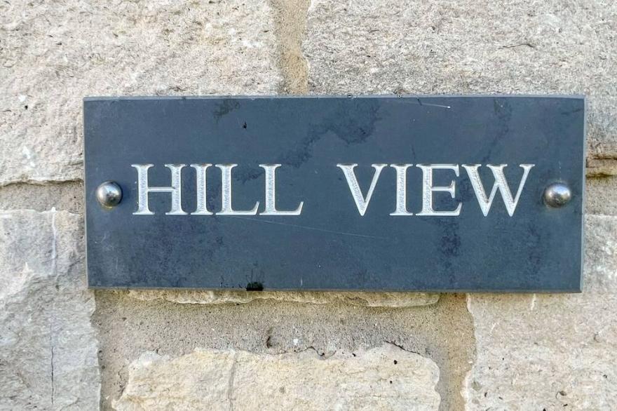 HILL VIEW, pet friendly, character holiday cottage in West Lulworth