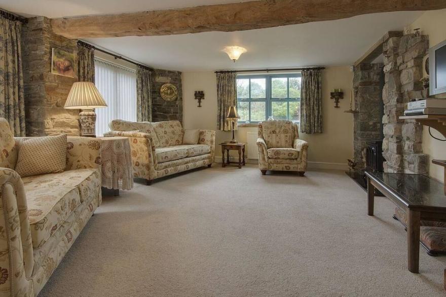 PILLARS, pet friendly, luxury holiday cottage in Heanton Punchardon