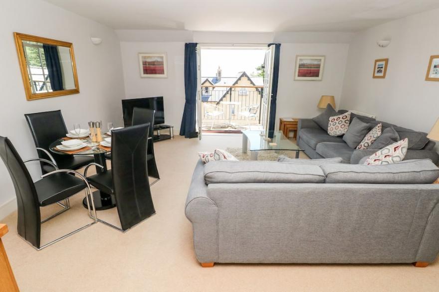 24 RHODEWOOD HOUSE, family friendly in Saundersfoot