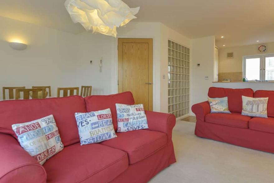 THE LOFT, pet friendly, country holiday cottage in Bude