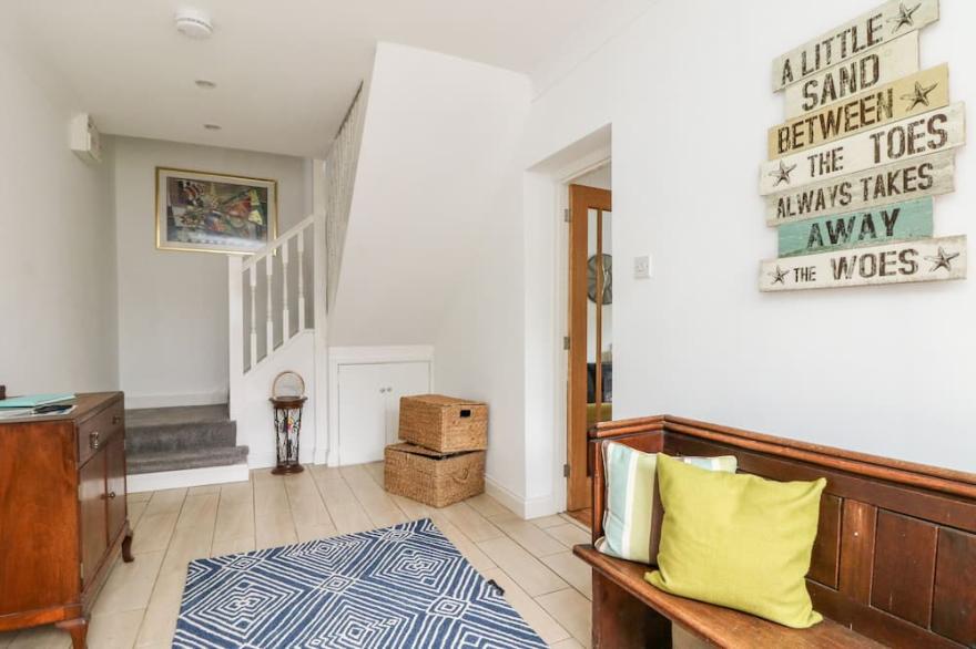 STONES THROW, pet friendly, with a garden in Porthtowan
