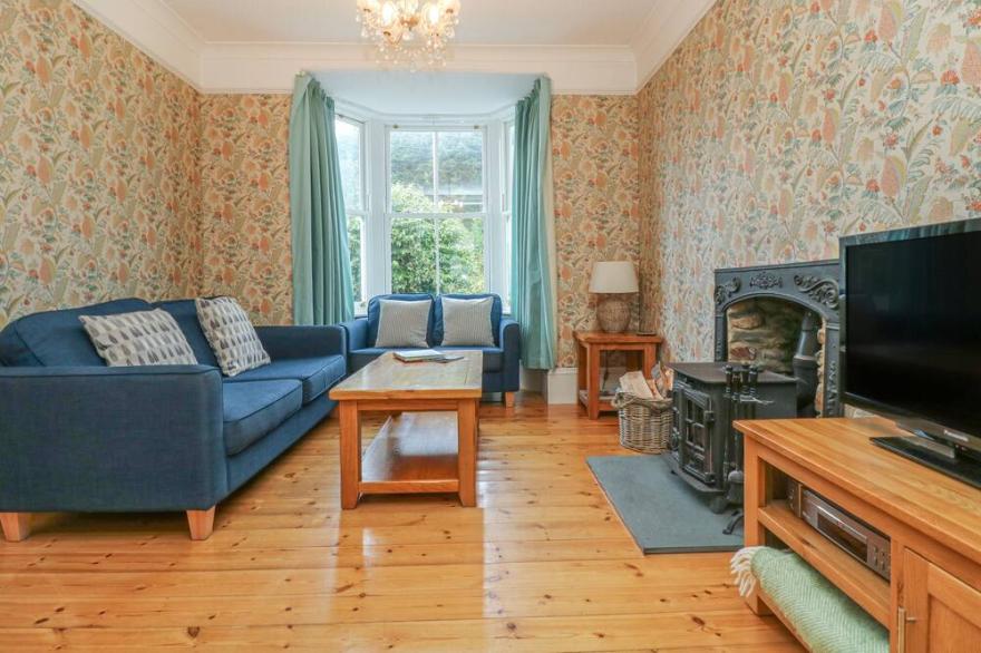 2 WATER LANE, family friendly, with open fire in St Agnes