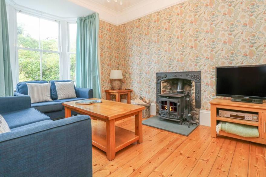 2 WATER LANE, family friendly, with open fire in St Agnes