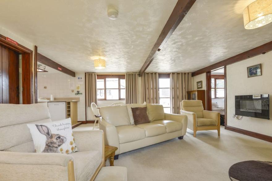 THE CART LINHAY, pet friendly, with pool in Bideford