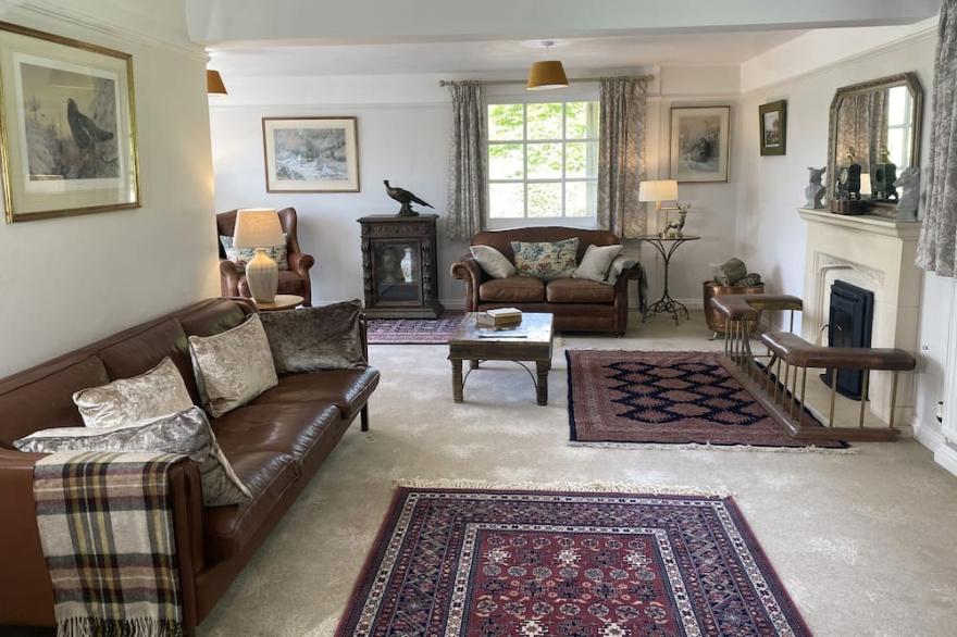 RIBBY FARMHOUSE, family friendly, character holiday cottage in Lerryn