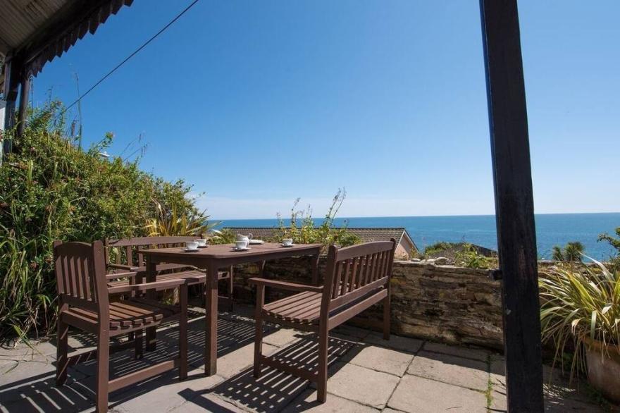THE CAPTAINS HOUSE, pet friendly, with open fire in Downderry