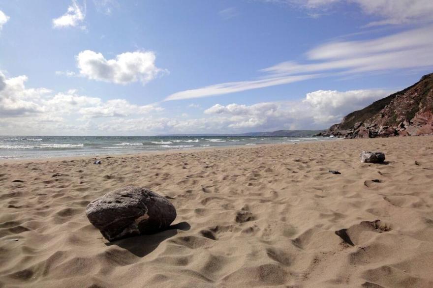 SEAGULLS NEST, family friendly, with a garden in Whitsand Bay
