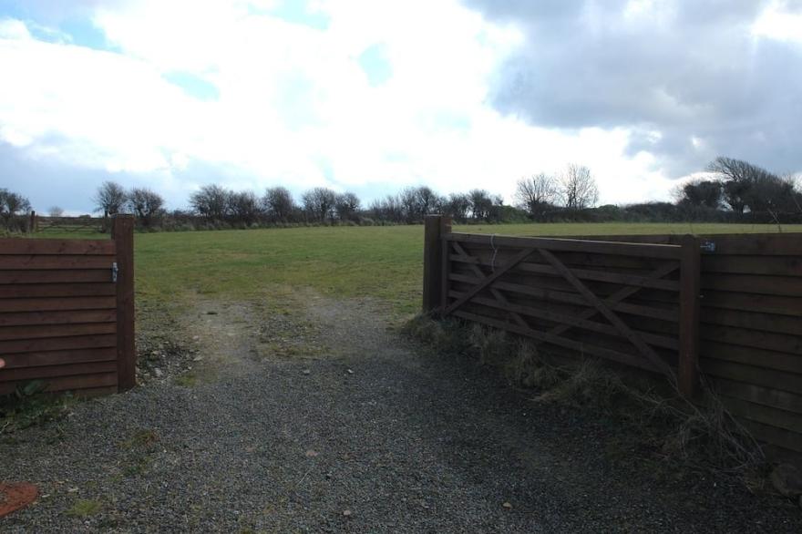 BARN VIEW, pet friendly, country holiday cottage in Welcombe Mouth