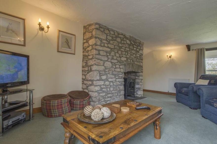 OWLS ROOST, family friendly, with hot tub in Combe Martin