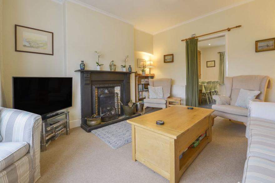 EDGEHILL, family friendly, country holiday cottage in Port Isaac