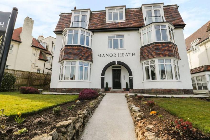 MANOR HEATH - THE DUPLEX, pet friendly in Scarborough