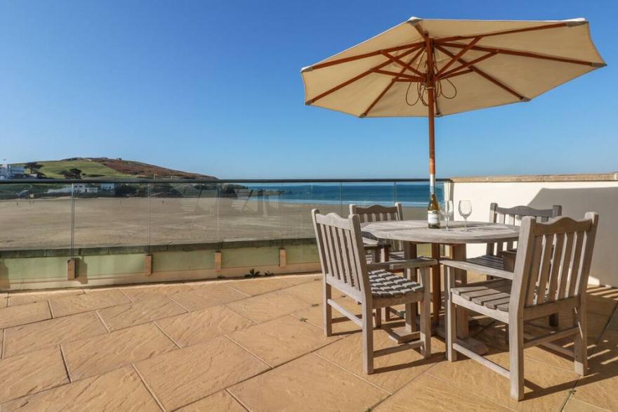 2 BURGH ISLAND CAUSEWAY, family friendly, with pool in Bigbury-On-Sea