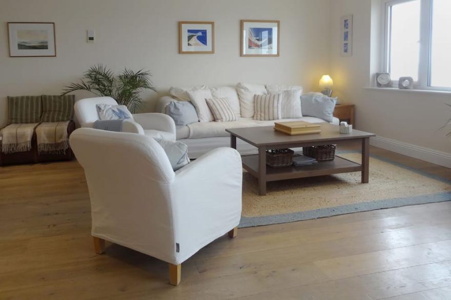 23 BURGH ISLAND CAUSEWAY, family friendly in Bigbury-On-Sea