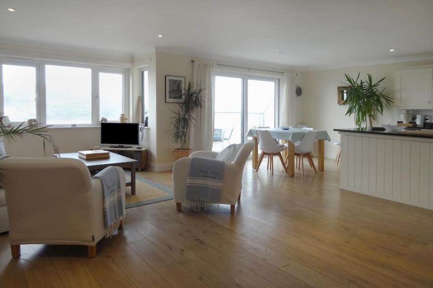 23 BURGH ISLAND CAUSEWAY, family friendly in Bigbury-On-Sea