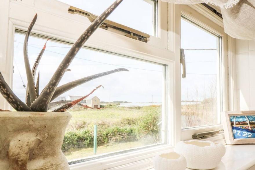 EVERGREEN, pet friendly, country holiday cottage in Rinsey Cove