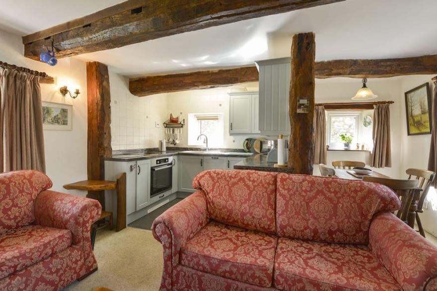 THE COTTAGE, pet friendly, character holiday cottage in Chagford