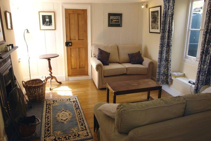 TREBYAN, pet friendly, with open fire in Kingsand And Cawsand