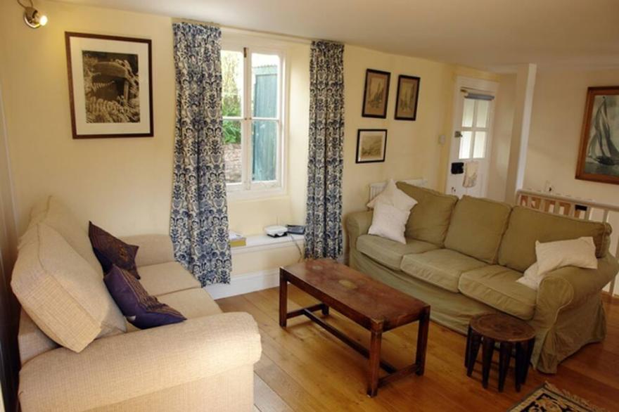 TREBYAN, pet friendly, with open fire in Kingsand And Cawsand