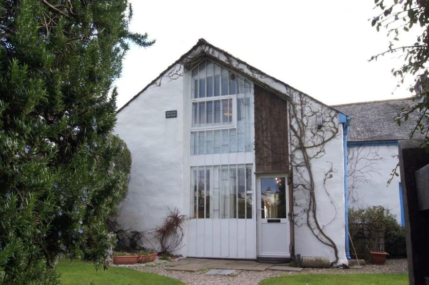 REGATTA COTTAGE, pet friendly, country holiday cottage in Feock