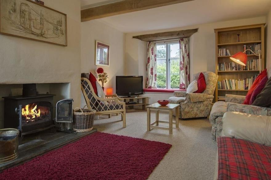 REGATTA COTTAGE, pet friendly, country holiday cottage in Feock