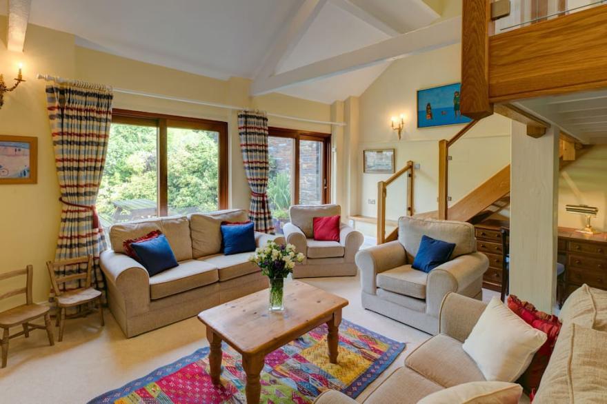 BROOK COTTAGE, family friendly, with open fire in Newton Ferrers