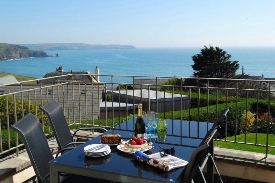 3 TARIFA, family friendly, country holiday cottage in Bigbury-On-Sea