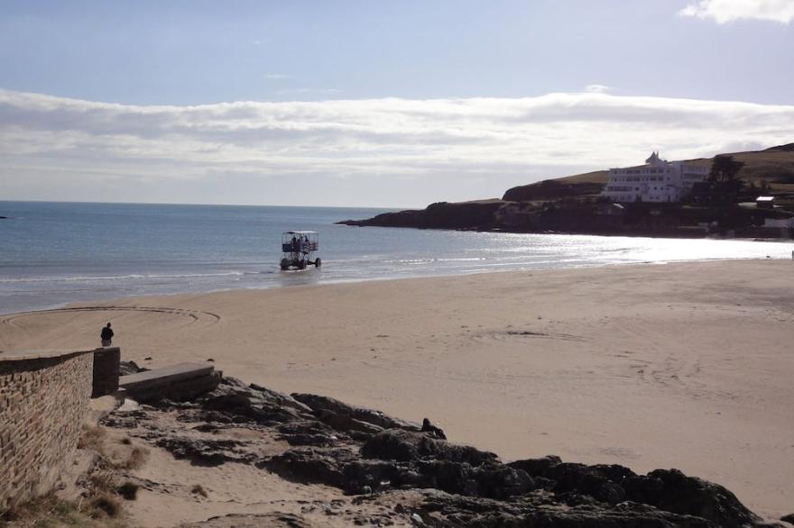 24 BURGH ISLAND CAUSEWAY, pet friendly, with pool in Bigbury-On-Sea