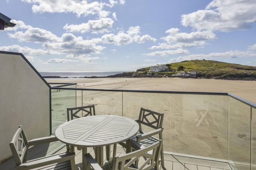 24 BURGH ISLAND CAUSEWAY, pet friendly, with pool in Bigbury-On-Sea
