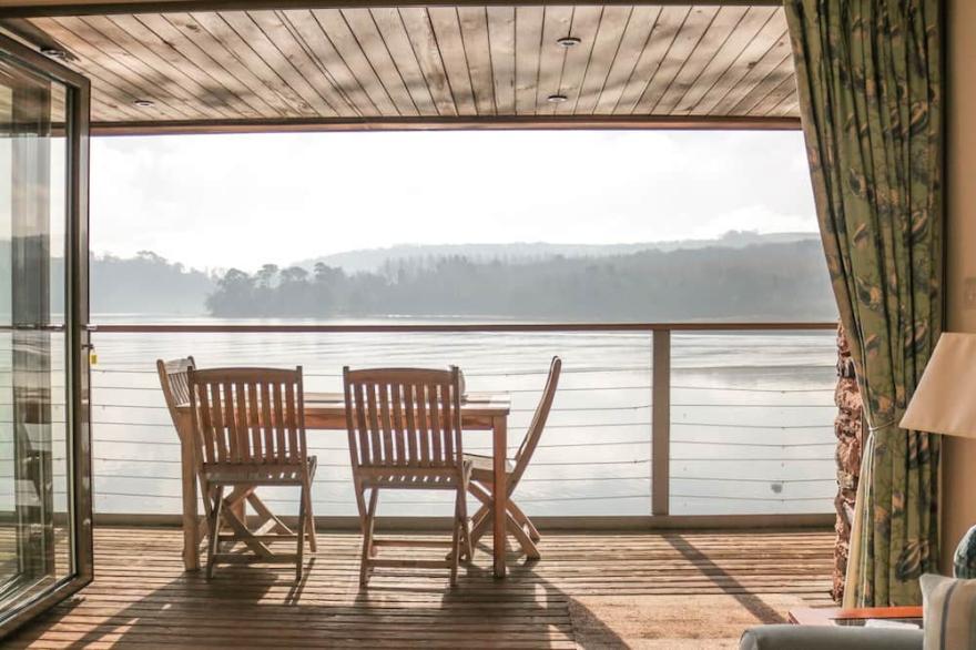 SANDRIDGE BOATHOUSE, family friendly, with open fire in Stoke Gabriel