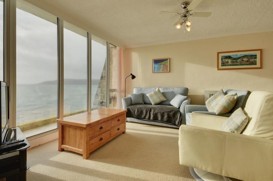 APARTMENT 66, pet friendly, with a garden in Fort Picklecombe