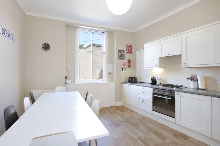 Spacious, well equipped four bedroom apartment