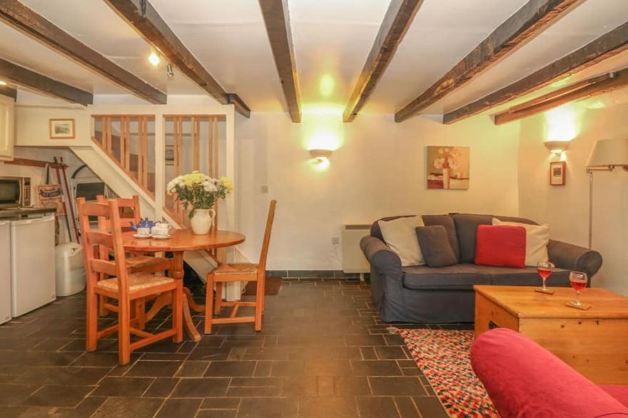 CHURCHGATE COTTAGE, pet friendly in Blisland