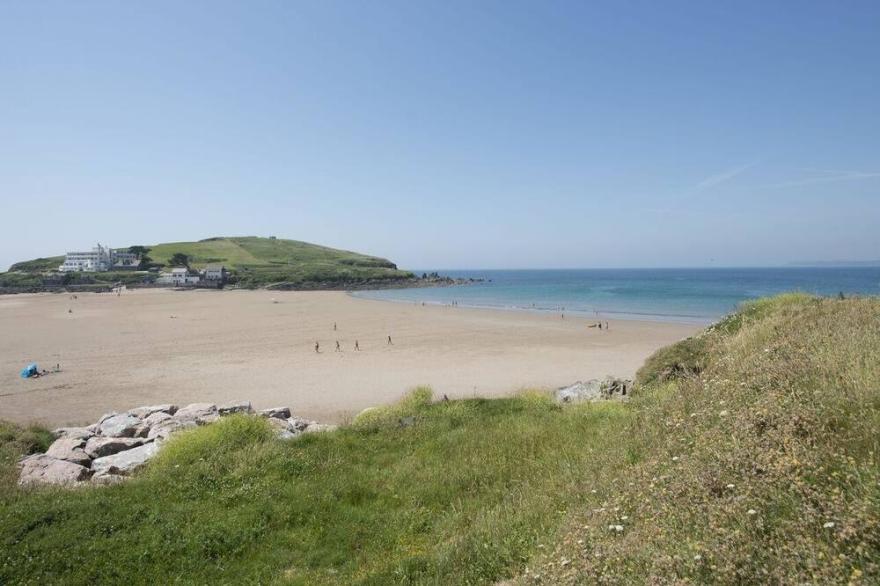 19 BURGH ISLAND CAUSEWAY, family friendly in Bigbury-On-Sea