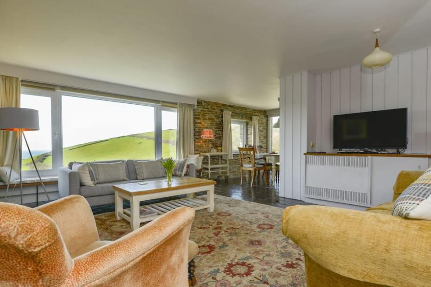 AYRMER HOUSE, family friendly, with open fire in Ringmore