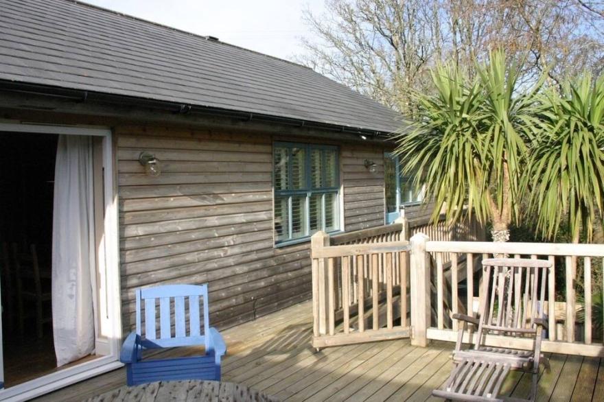 GRANDPA DICKSON'S, pet friendly, with a garden in Little Petherick