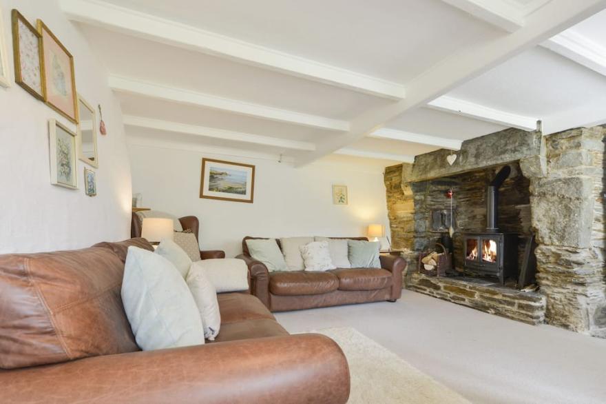 AYR COTTAGE, family friendly, with open fire in Bossiney