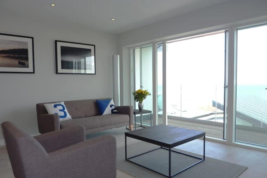 FLAT 8 SEASCAPE, family friendly, luxury holiday cottage in Newquay