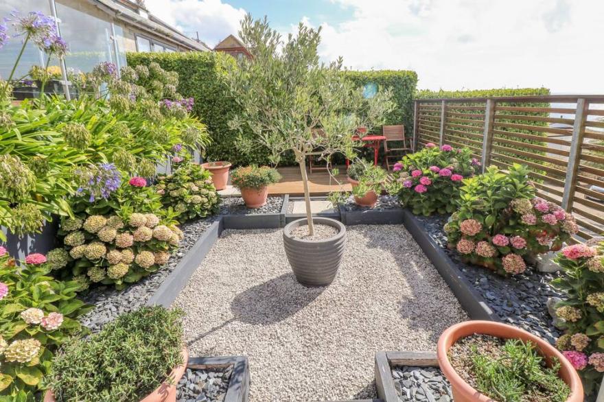 ROCK ROSE, pet friendly, luxury holiday cottage in Downderry