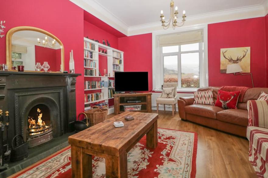 THE OLD VICARAGE, family friendly, with open fire in Keswick