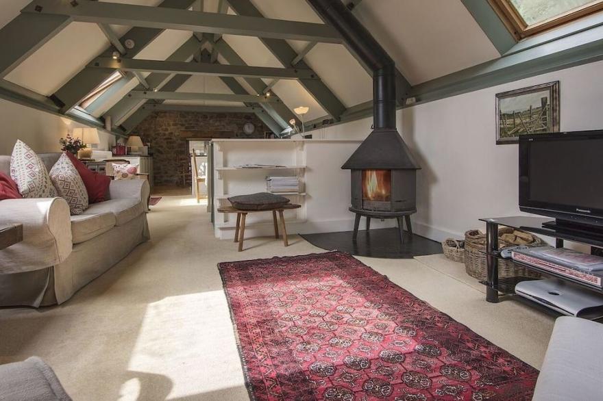 WATER BARN, pet friendly, luxury holiday cottage in Manaton