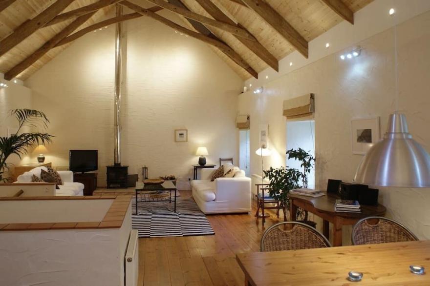 THE BARN, family friendly, luxury holiday cottage in Aveton Gifford
