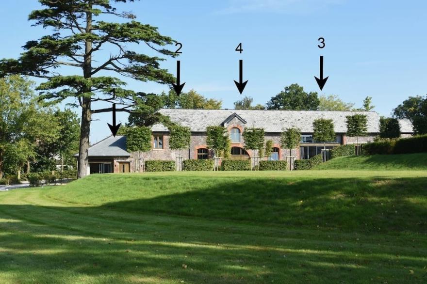 BARLEY HOUSE, pet friendly, luxury holiday cottage in Talaton
