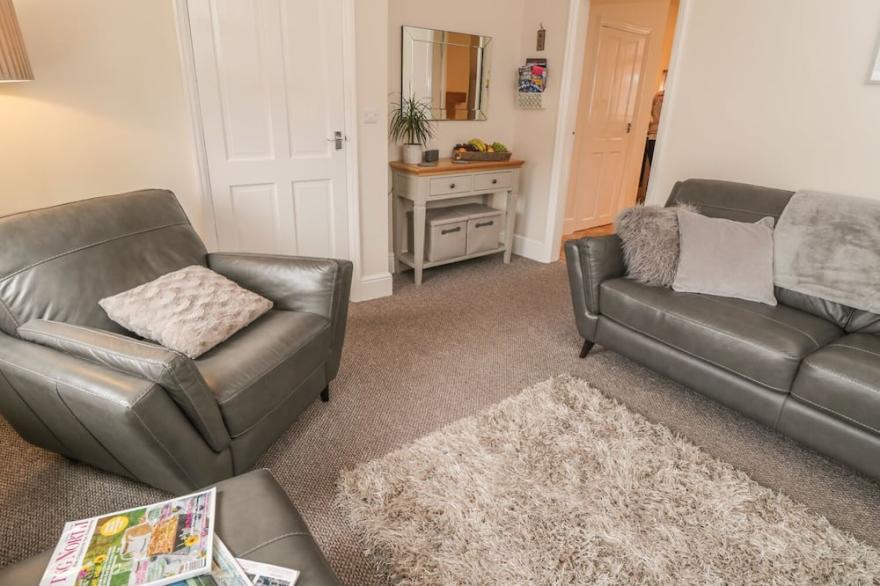 THE TANNERY, pet friendly, with a garden in Whitby