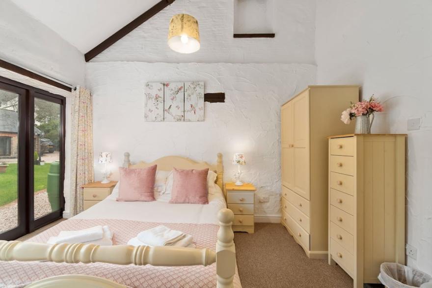 Daisy Cottage - Sleeps 4 guests in 2 bedrooms