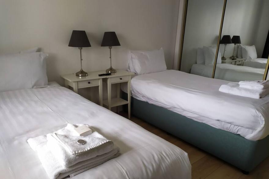 Canon Court Aparthotel