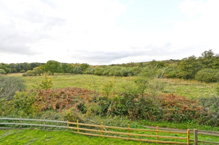 Appletree Cottage - Three Bedroom House, Sleeps 6