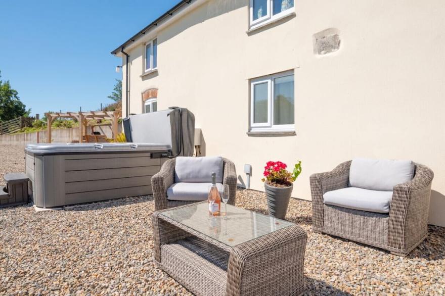 Dolauceimion - Four Bedroom House, Sleeps 8