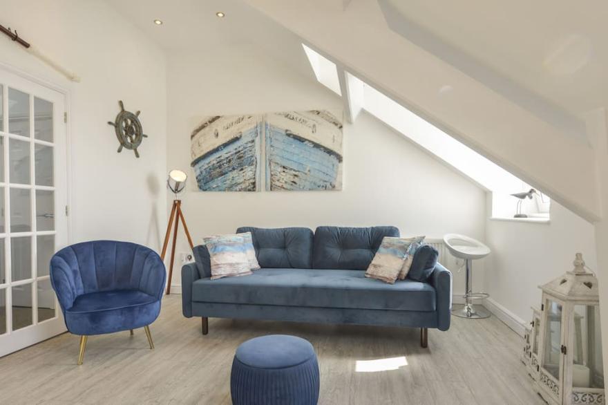 OCEAN VIEW, family friendly, country holiday cottage in Marazion