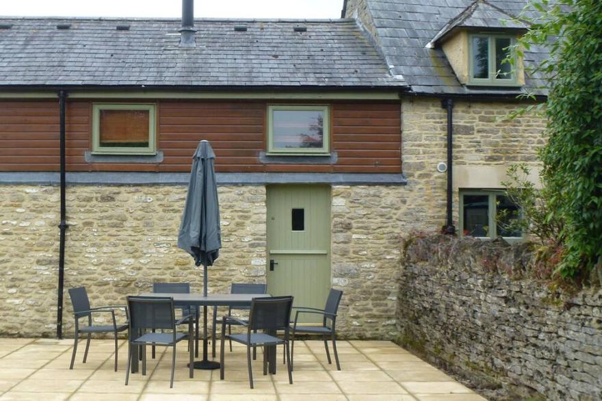A charming cottage on the Lower Mill private nature reserve in The Cotswolds