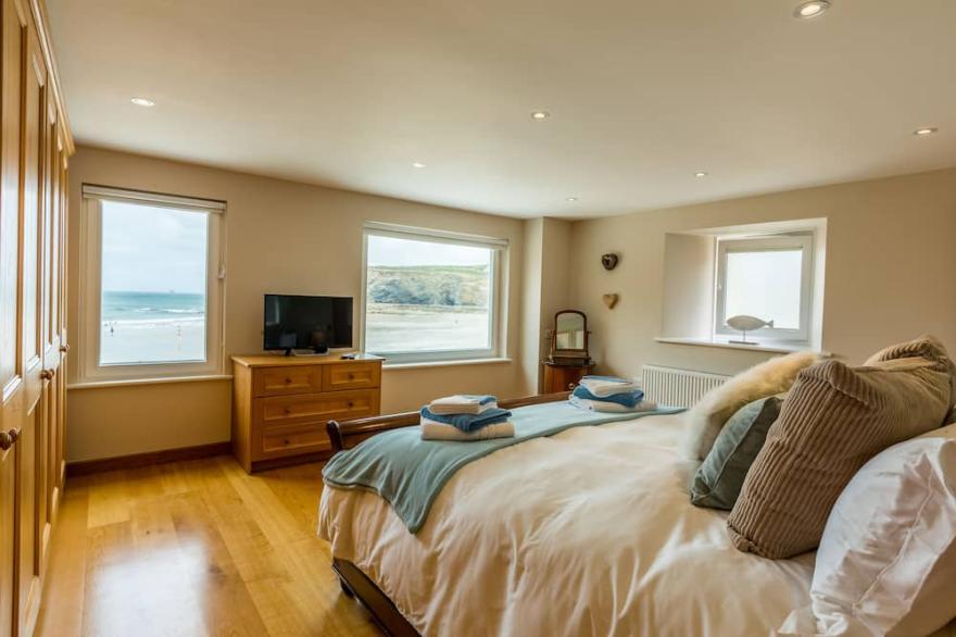 Beachside Cottage 20 steps from the sand